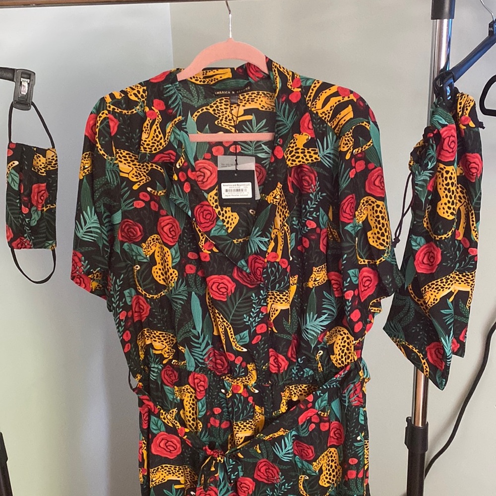 America & Beyond Jaguar Paradise Jumpsuit Size XXL w/ bag
